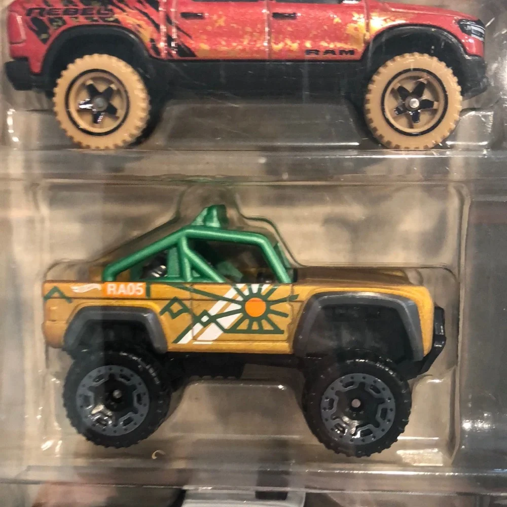 HW Remote Adventures Toy Trucks Set - Multicolor